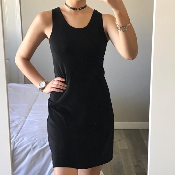 Dresses & Skirts - LBD little black dress ✨